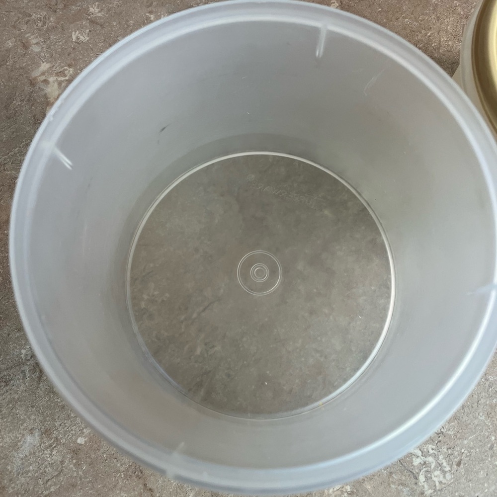 Tupperware Containers - Picture 4 of 8
